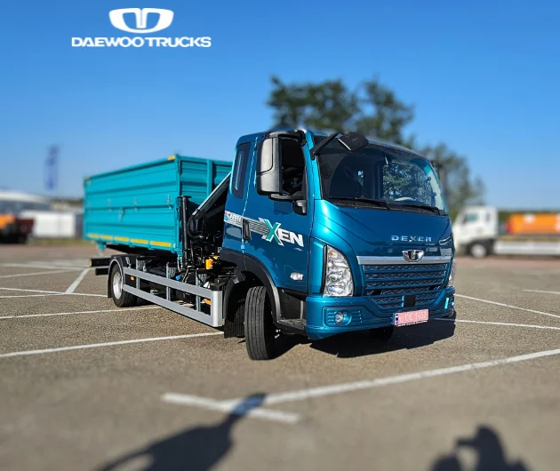 Самоскид з маніпулятором